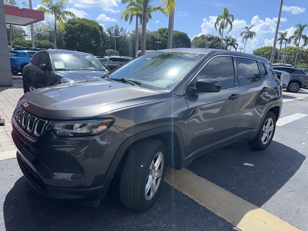 2023 Jeep Compass Sport photo 3