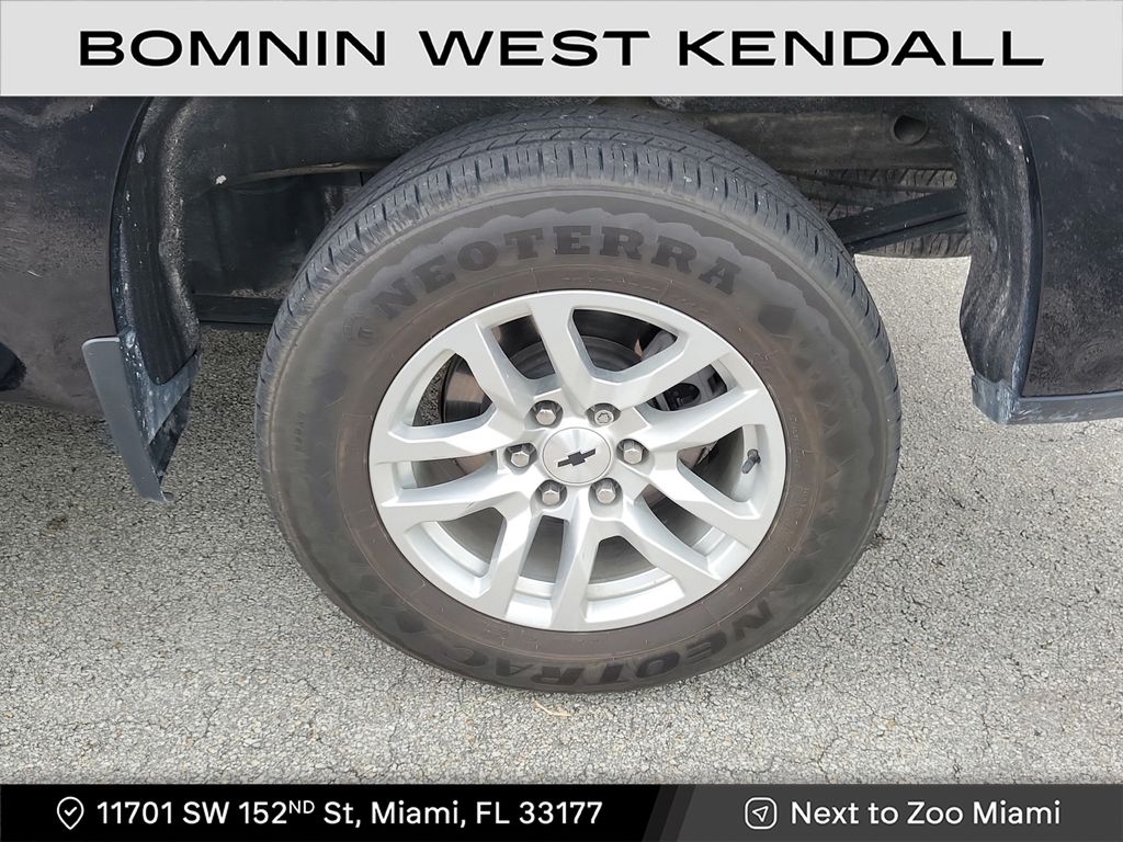 2021 Chevrolet Silverado 1500 RST photo 3