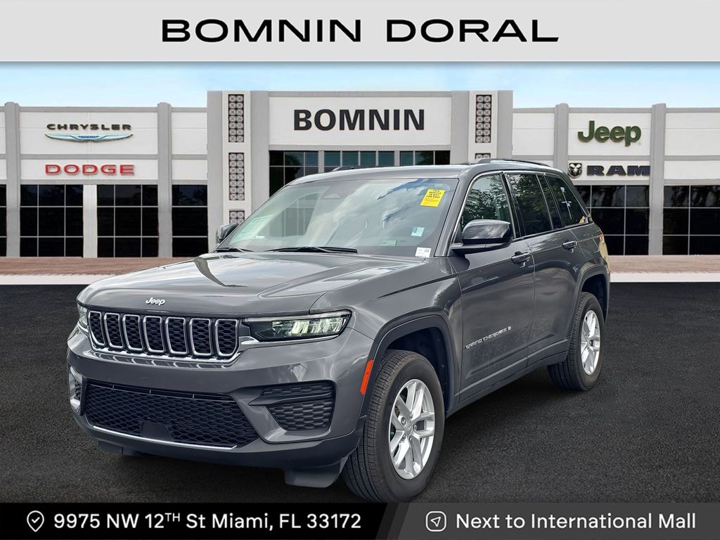 Used 2023 Jeep Grand Cherokee Laredo SUV