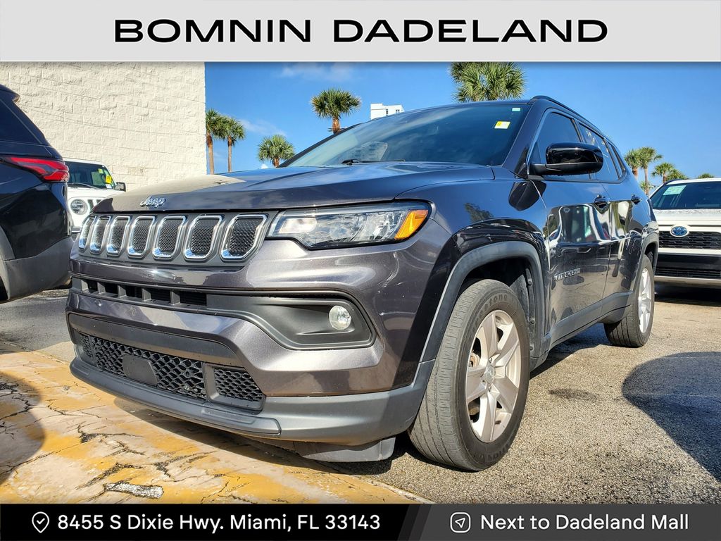 2022 Jeep Compass Latitude photo 2