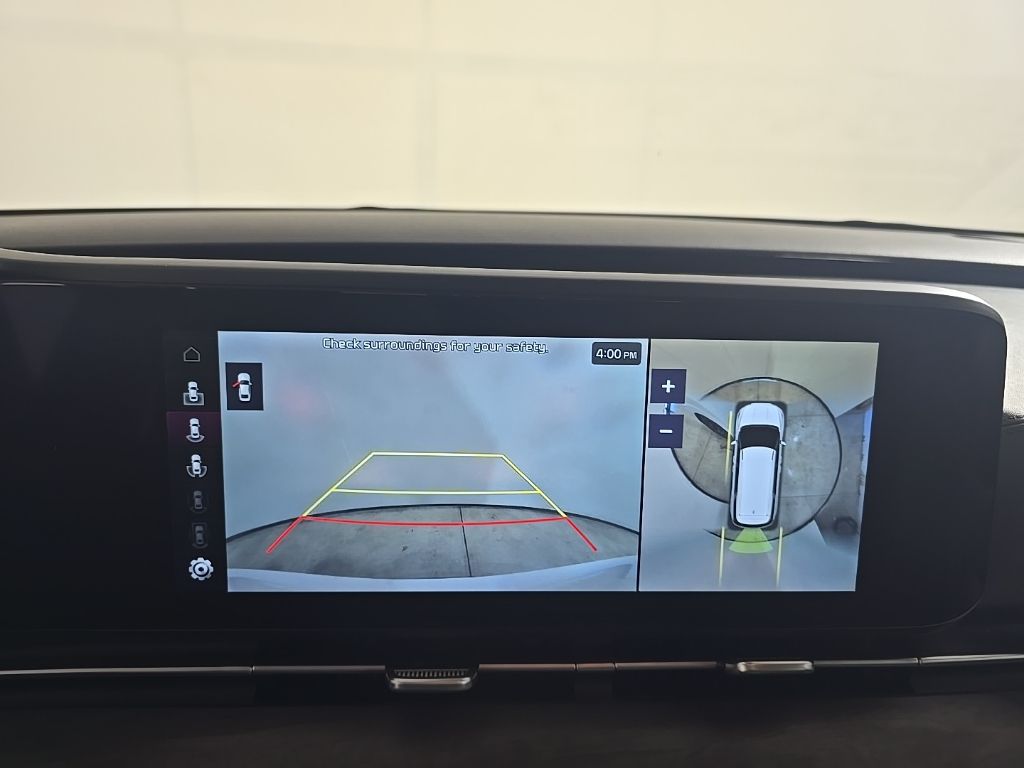 2023 Kia Carnival SX photo 9