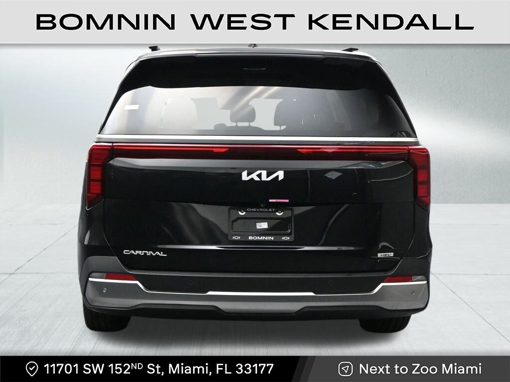 Used 2025 Kia Carnival Hybrid SX Minivan/Van
