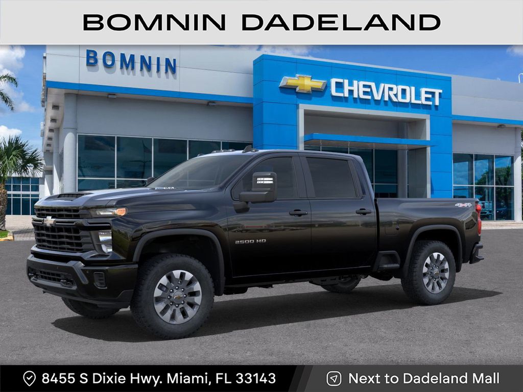 2025 Chevrolet Silverado 2500HD Custom photo 3