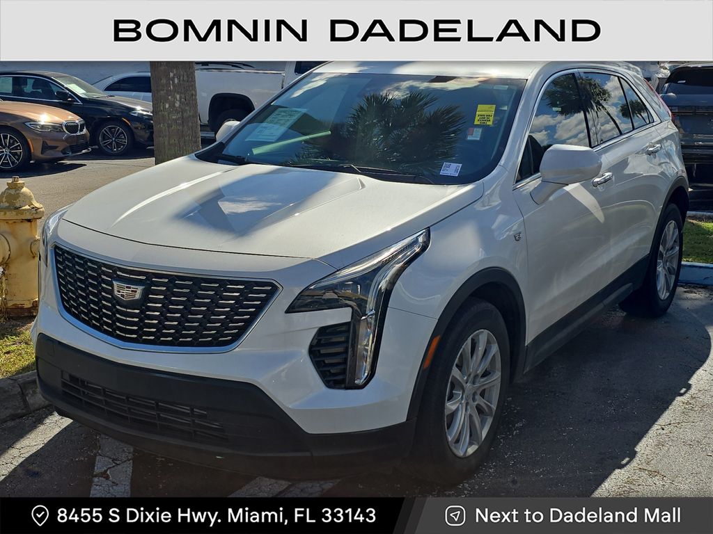 2023 Cadillac XT4 Luxury photo 2