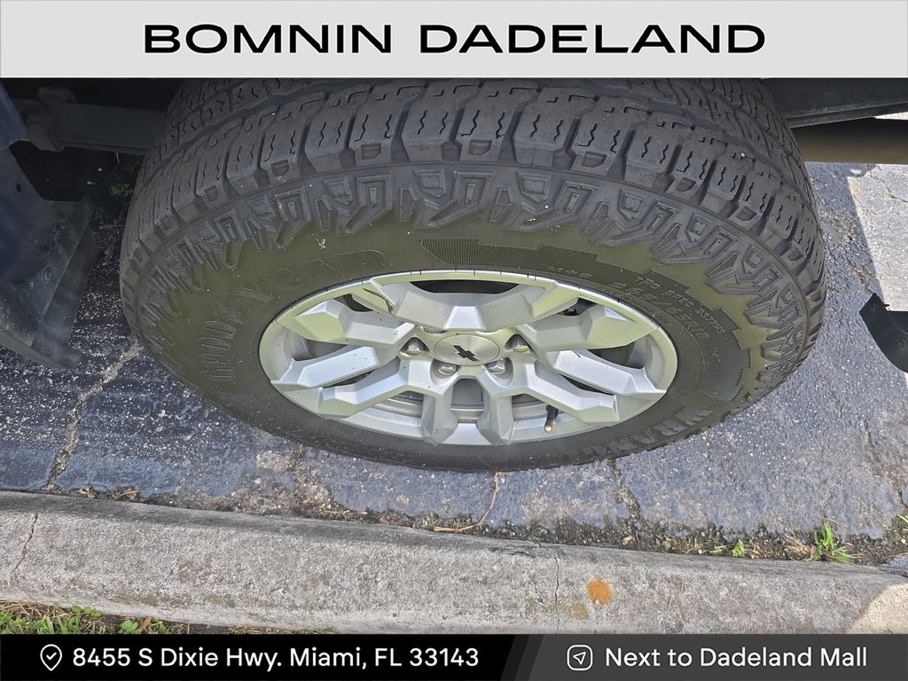 2023 Chevrolet Silverado 1500 RST photo 5