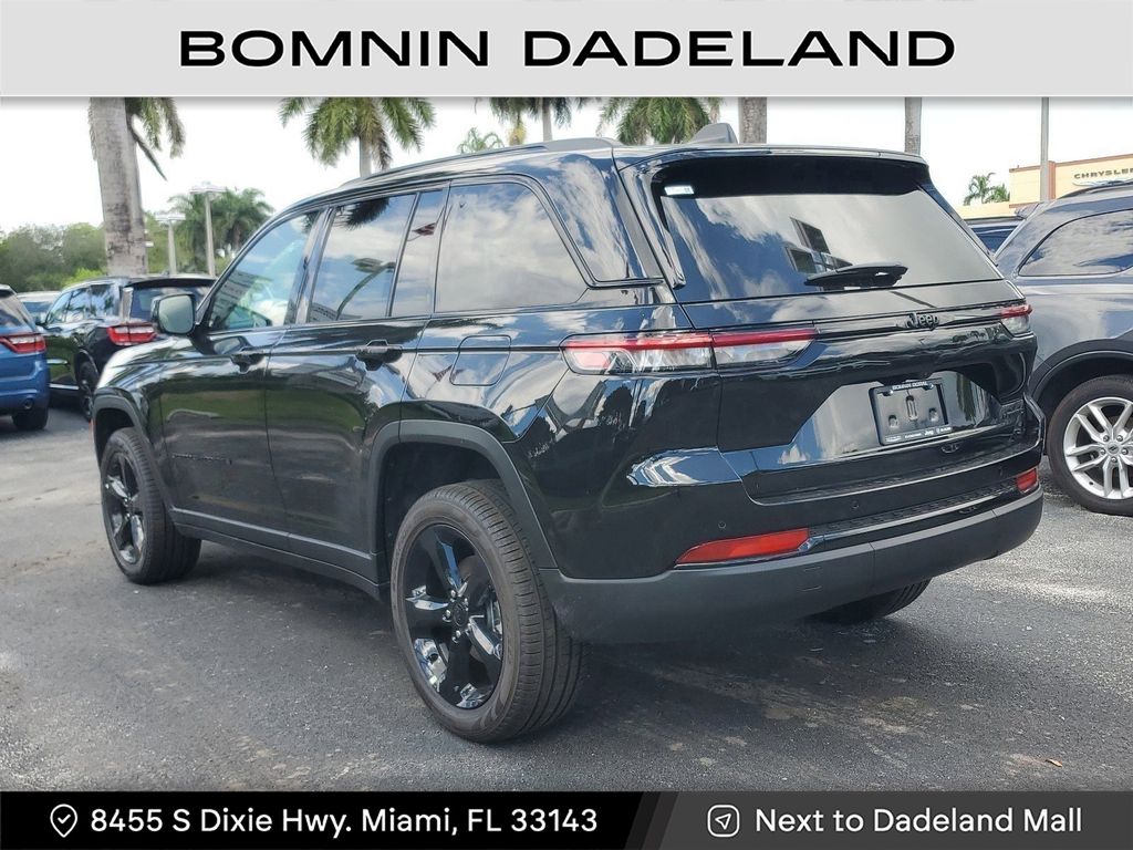 2025 Jeep Grand Cherokee Limited photo 5