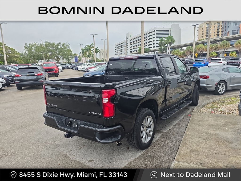 2019 Chevrolet Silverado 1500 Custom photo 4