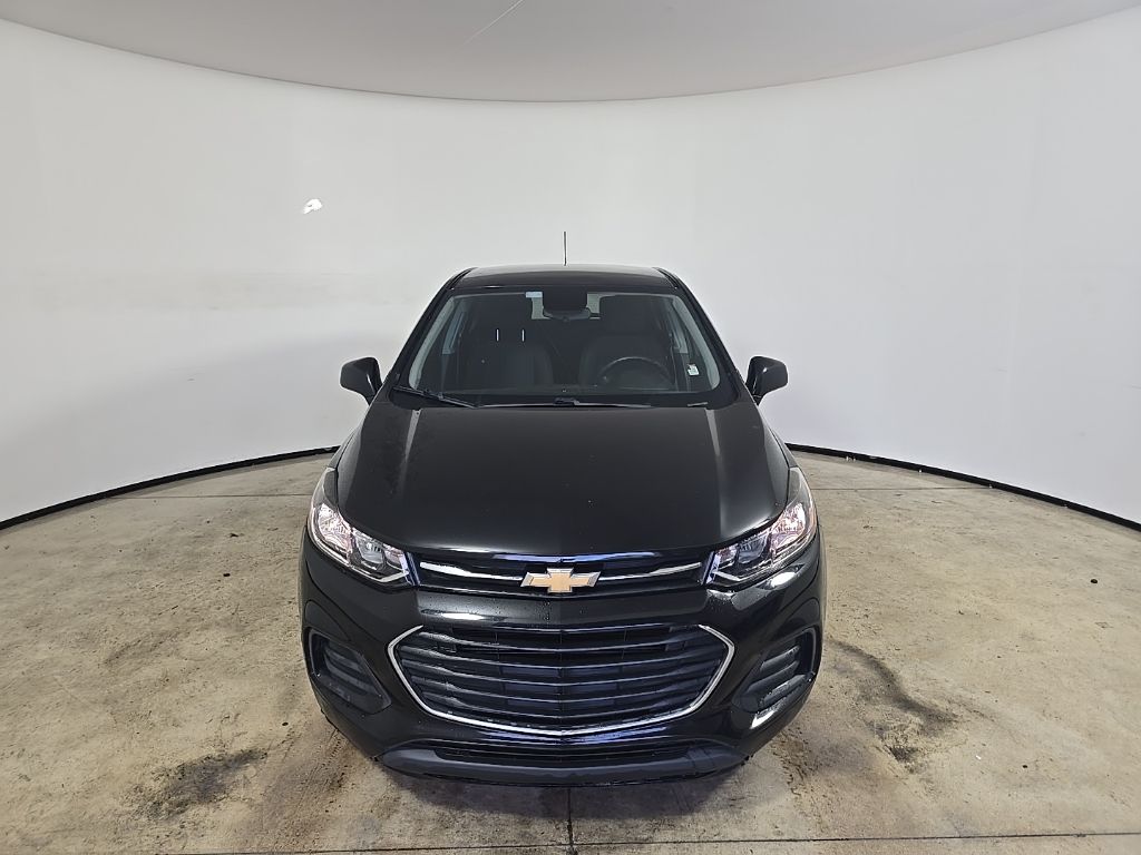 2020 Chevrolet Trax LS photo 3