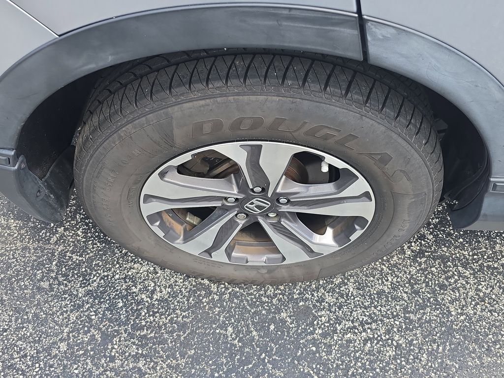 2017 Honda CR-V LX photo 4