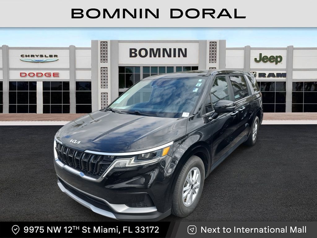 Used 2024 Kia Carnival LX Minivan/Van