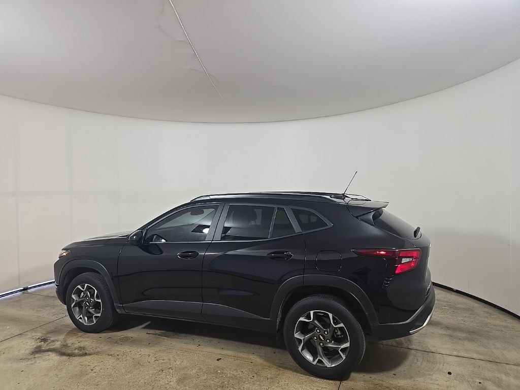 Used 2025 Chevrolet Trax LT SUV