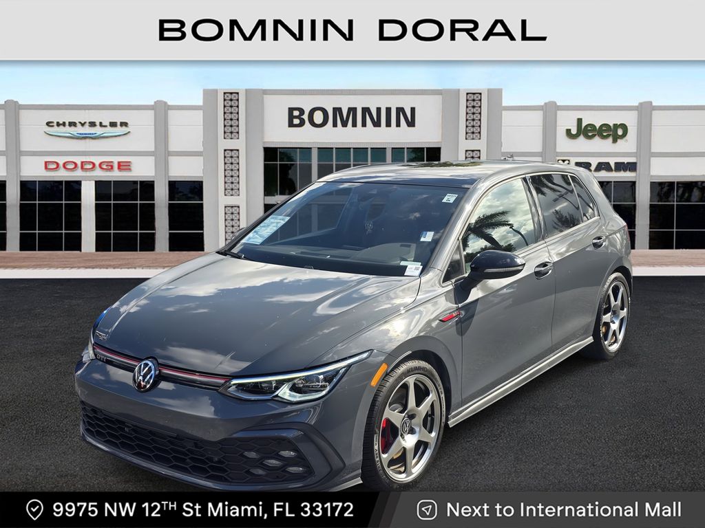 2024 Volkswagen Golf GTI SE's photo