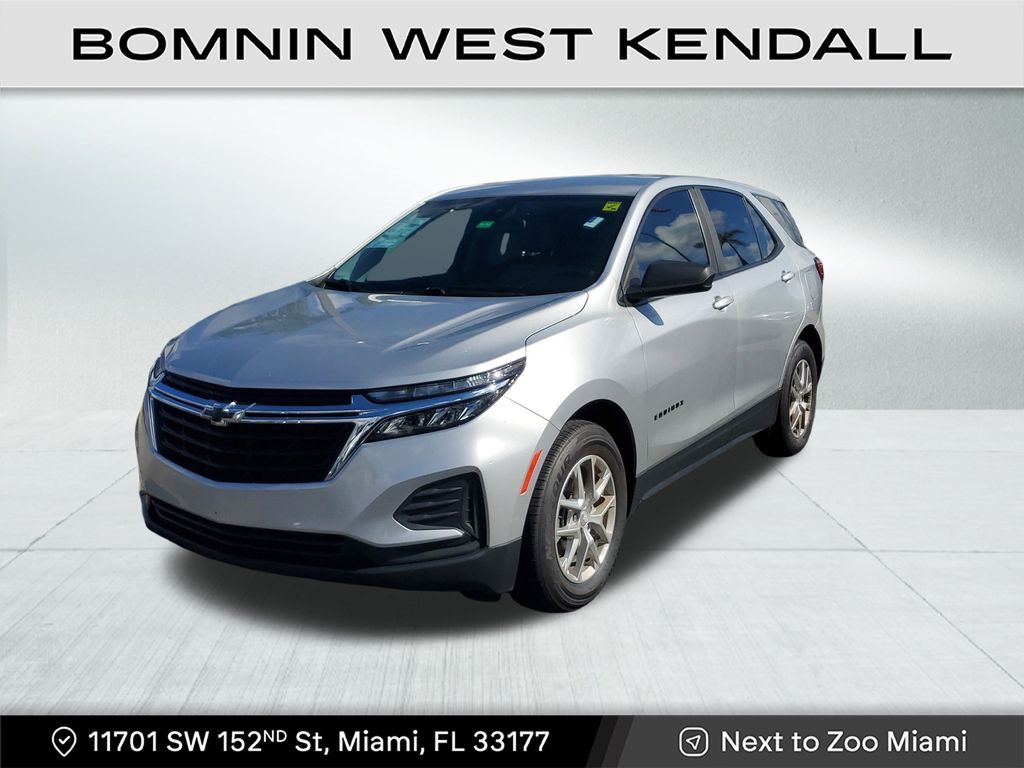 2022 Chevrolet Equinox LS photo 3