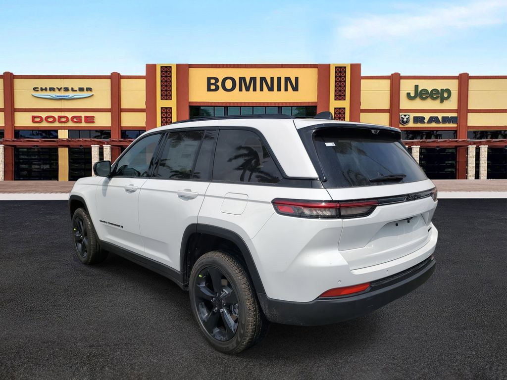 2025 Jeep Grand Cherokee Limited photo 4