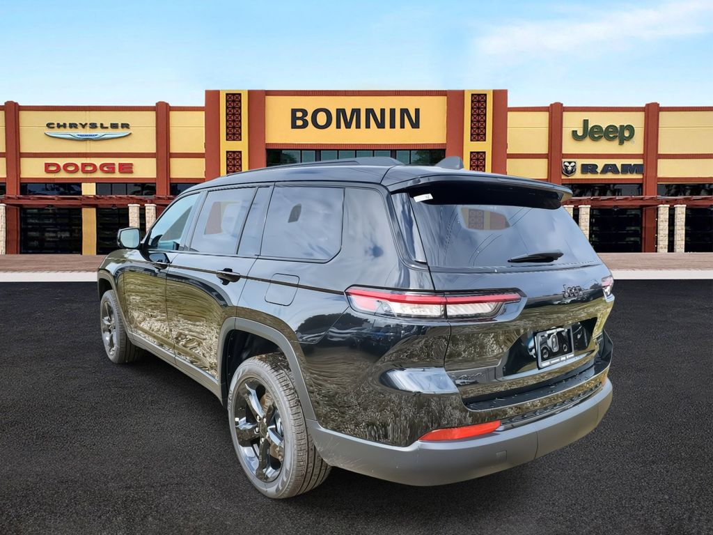 2025 Jeep Grand Cherokee Limited photo 4