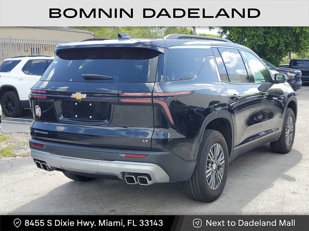 2024 Chevrolet Traverse 1LT photo 3