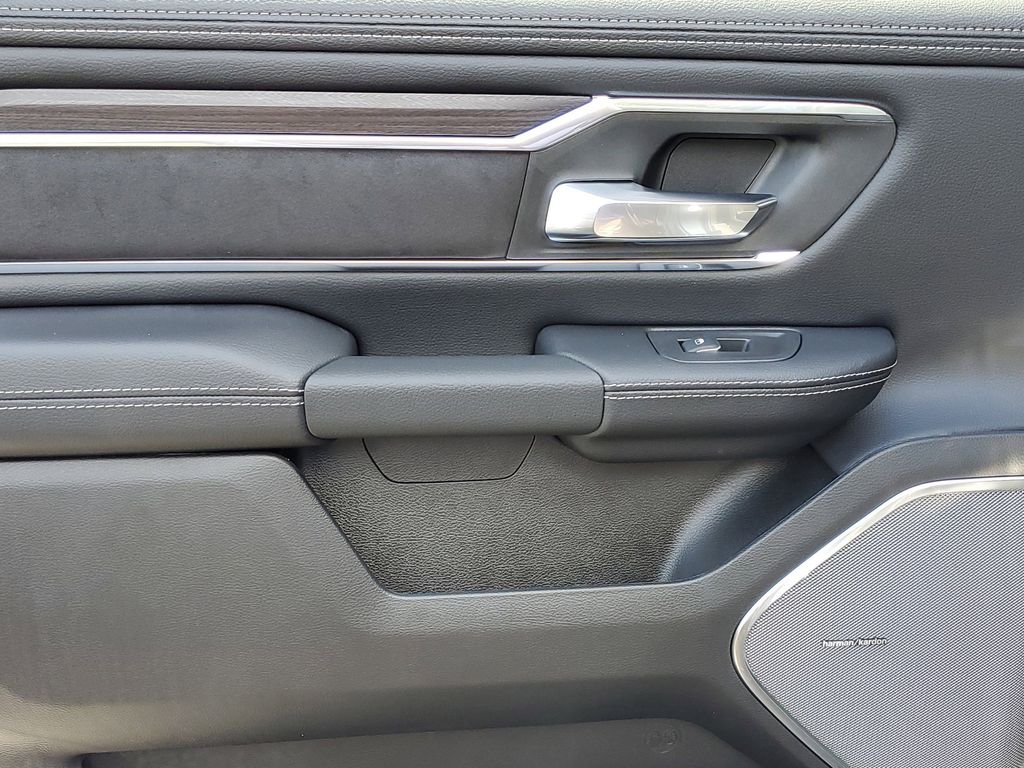 2026 Ram 1500 Laramie photo 3