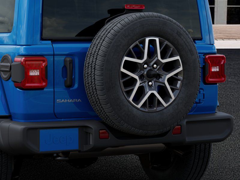 2025 Jeep Wrangler 4-Door Sahara - Photo 13