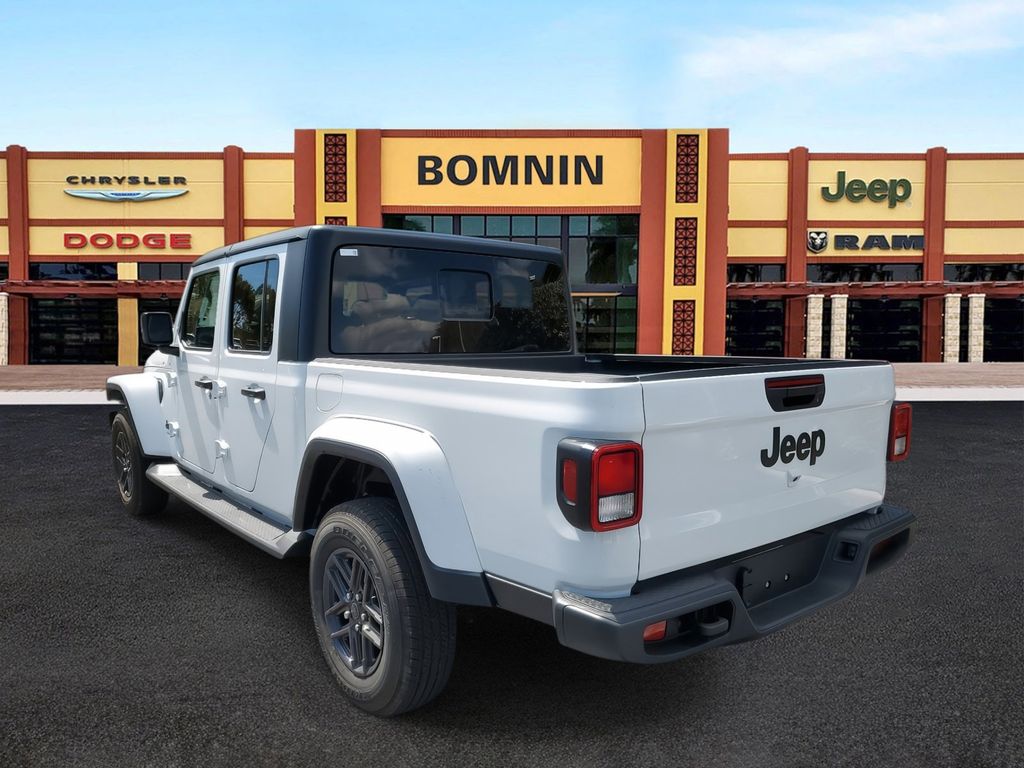 2025 Jeep Gladiator Sport photo 4