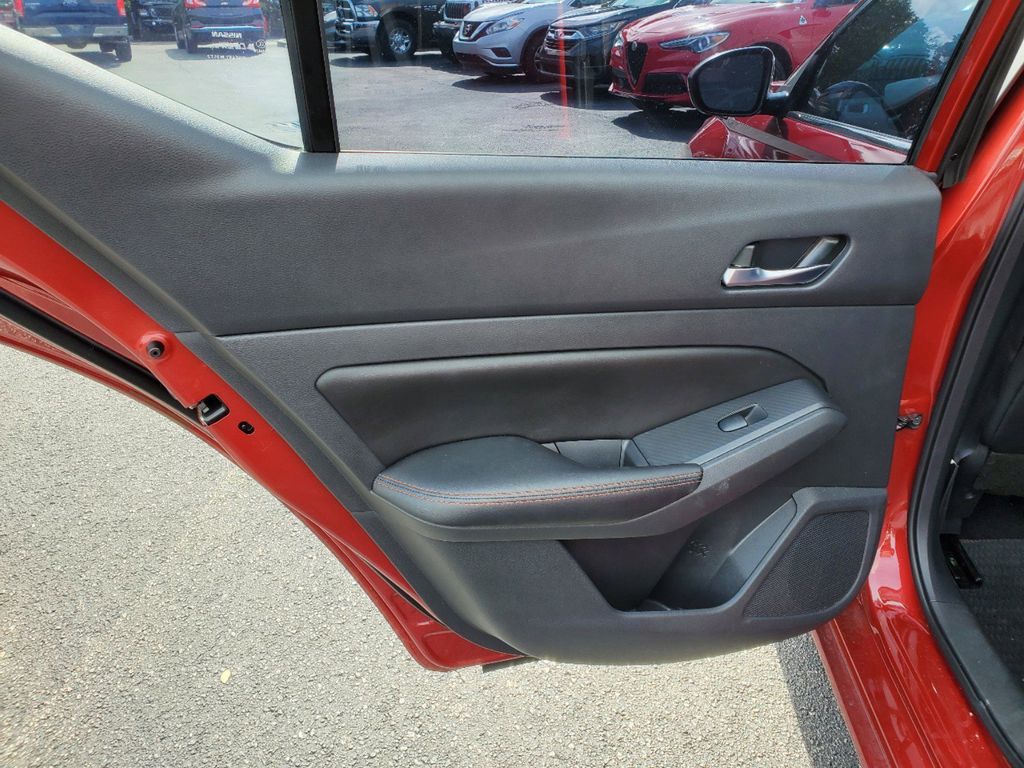 Image 8 of 2022 Nissan Altima 2.5 SR Sedan