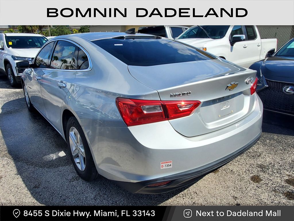 2020 Chevrolet Malibu LS photo 3