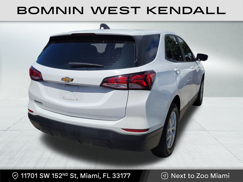 2023 Chevrolet Equinox LS photo 4