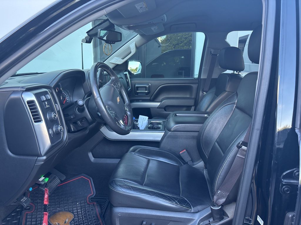 2015 Chevrolet Silverado 1500 LTZ photo 2