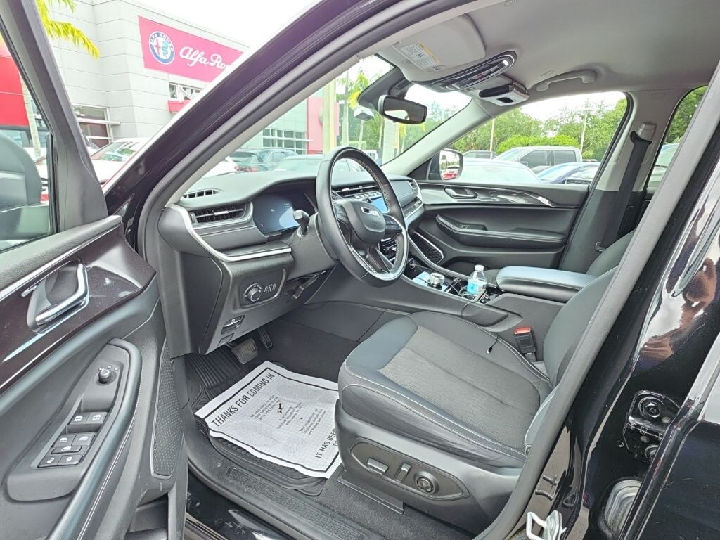 Used 2022 Jeep Grand Cherokee L Laredo SUV