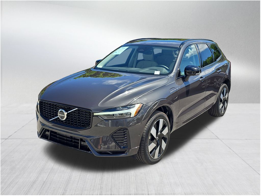 2025 Volvo XC60 Hybrid T8 Plus photo 2