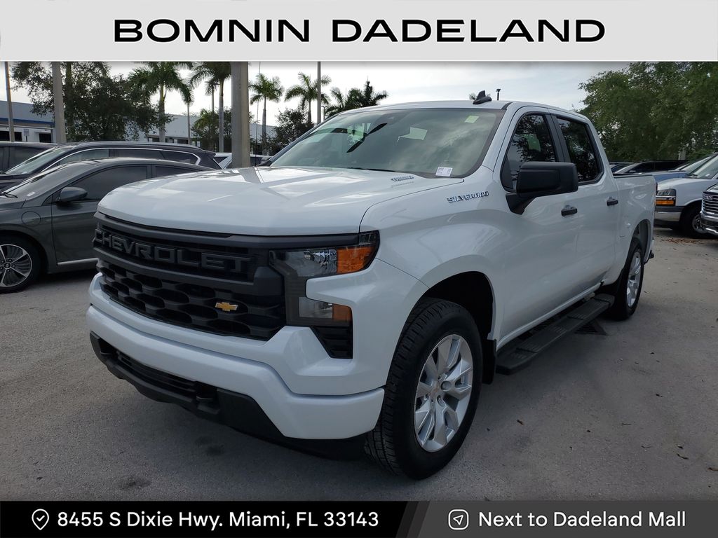 2025 Chevrolet Silverado 1500 Custom photo 2