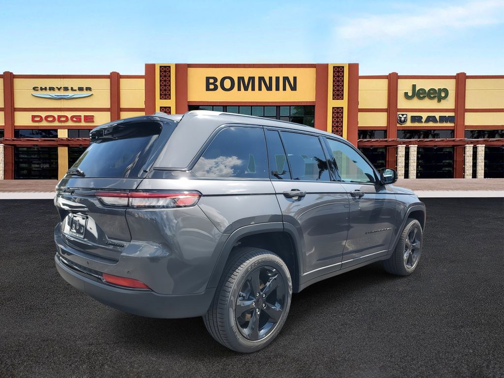 2025 Jeep Grand Cherokee Limited photo 4