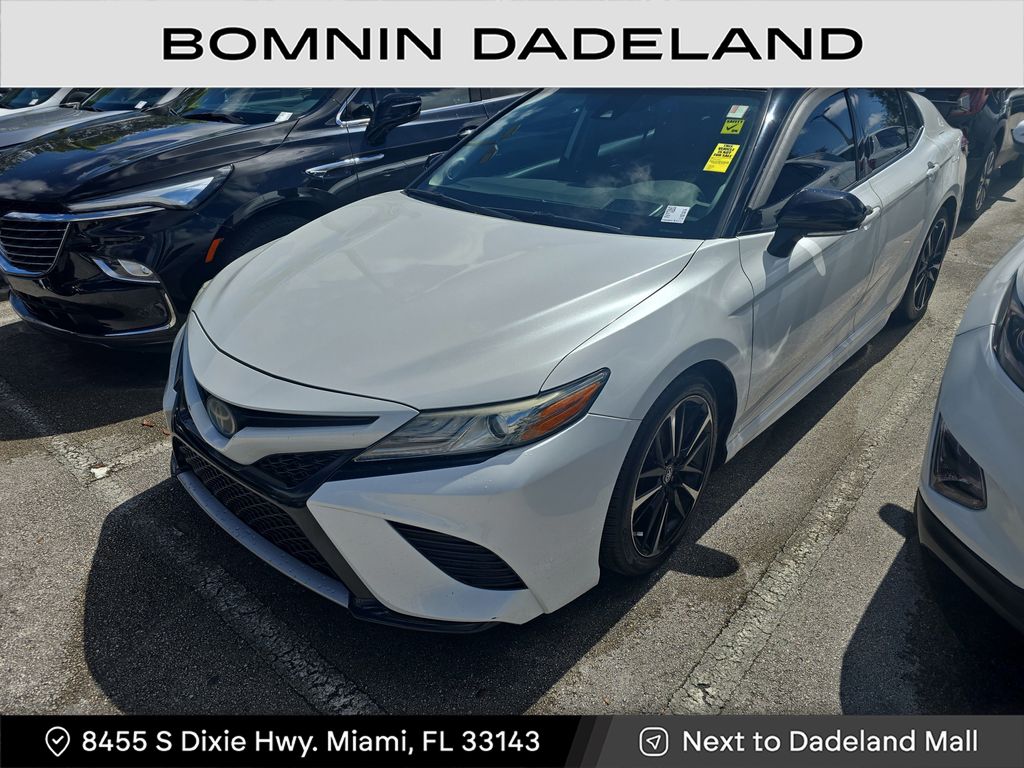 2019 Toyota Camry XSE V6 photo 2