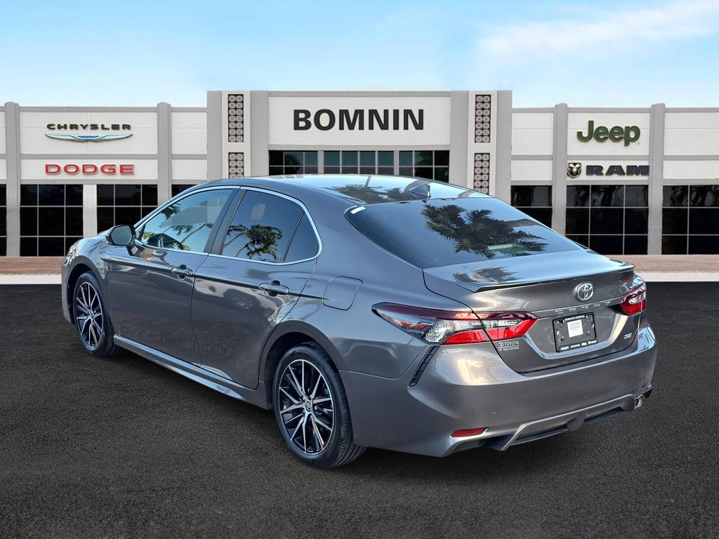2024 Toyota Camry SE photo 4
