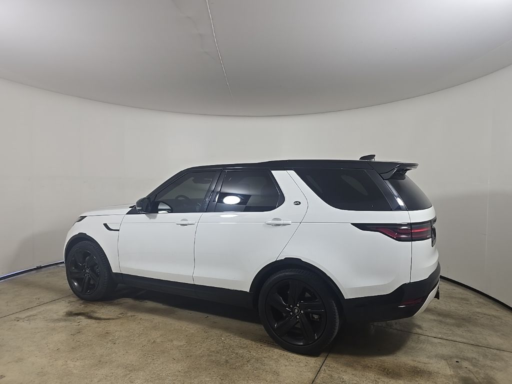 2023 Land Rover Discovery HSE R-Dynamic photo 3