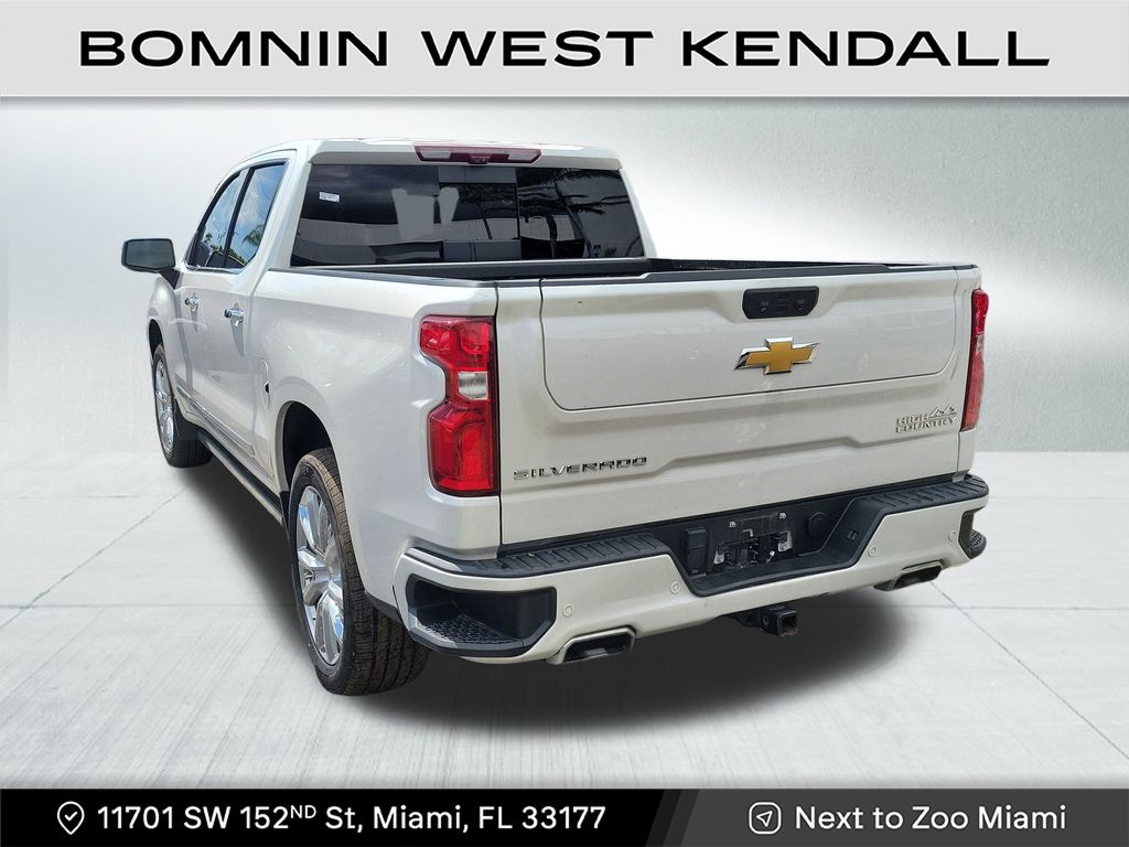 2022 Chevrolet Silverado 1500 High Country photo 3