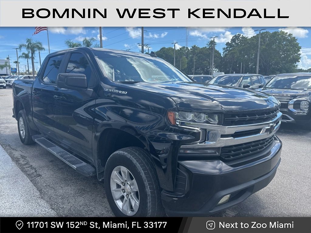 2022 Chevrolet Silverado 1500 LT photo 2