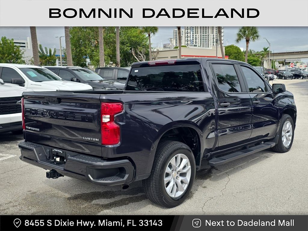 2023 Chevrolet Silverado 1500 Custom photo 2