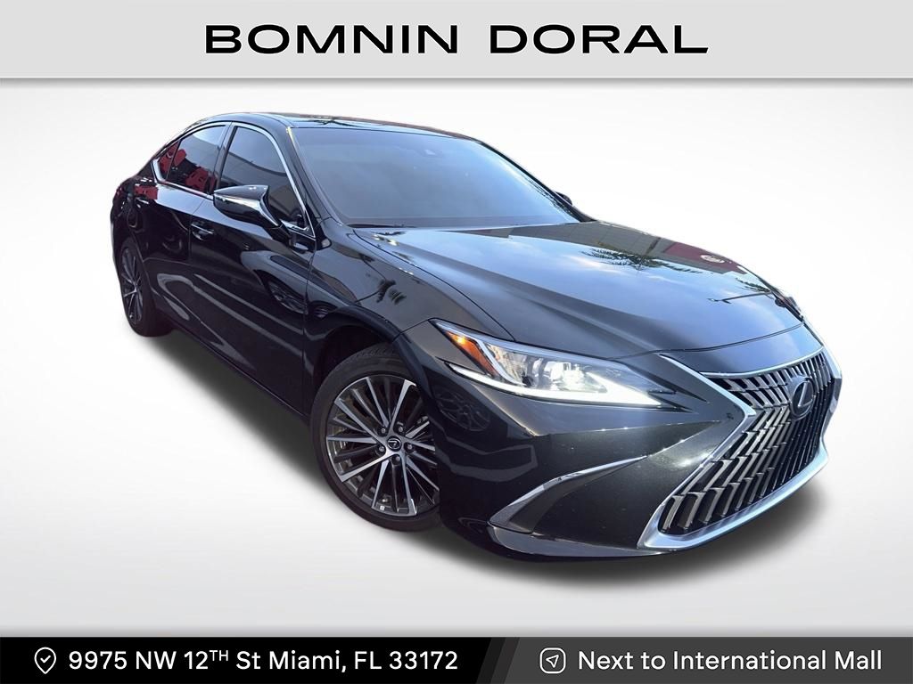 2025 Lexus ES 300h 300h's photo