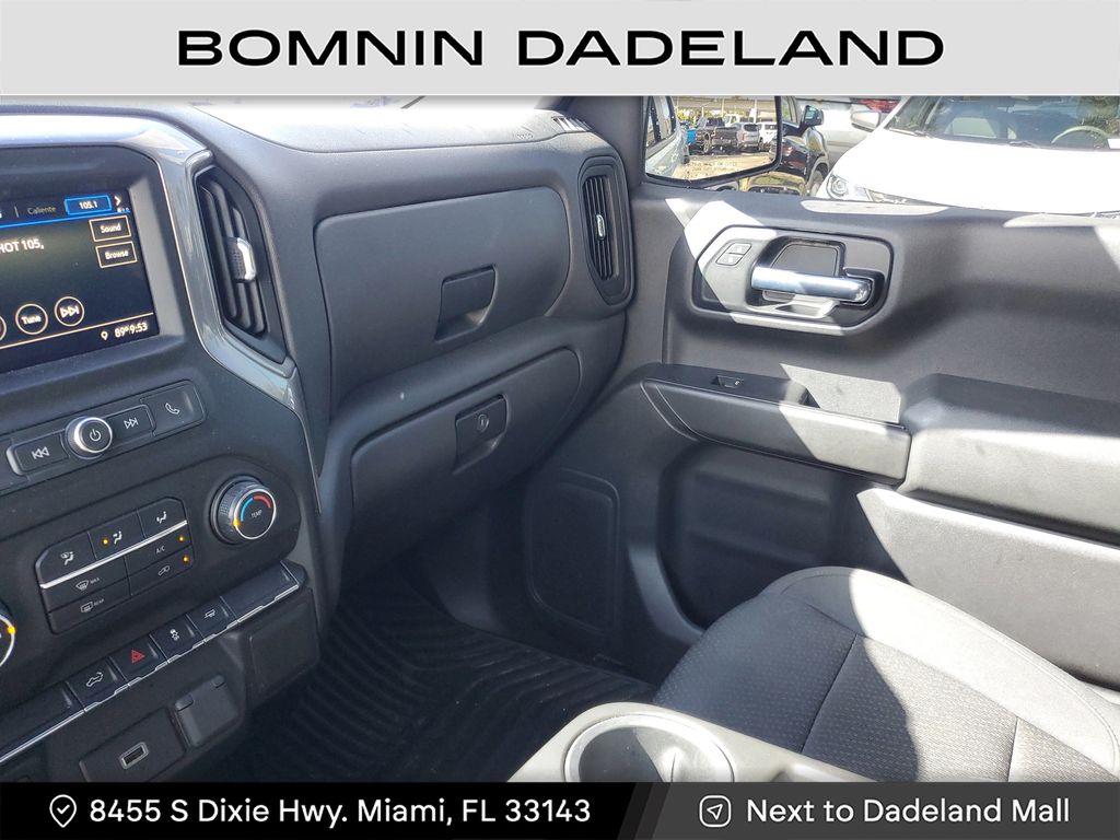 2020 Chevrolet Silverado 1500 Custom photo 17