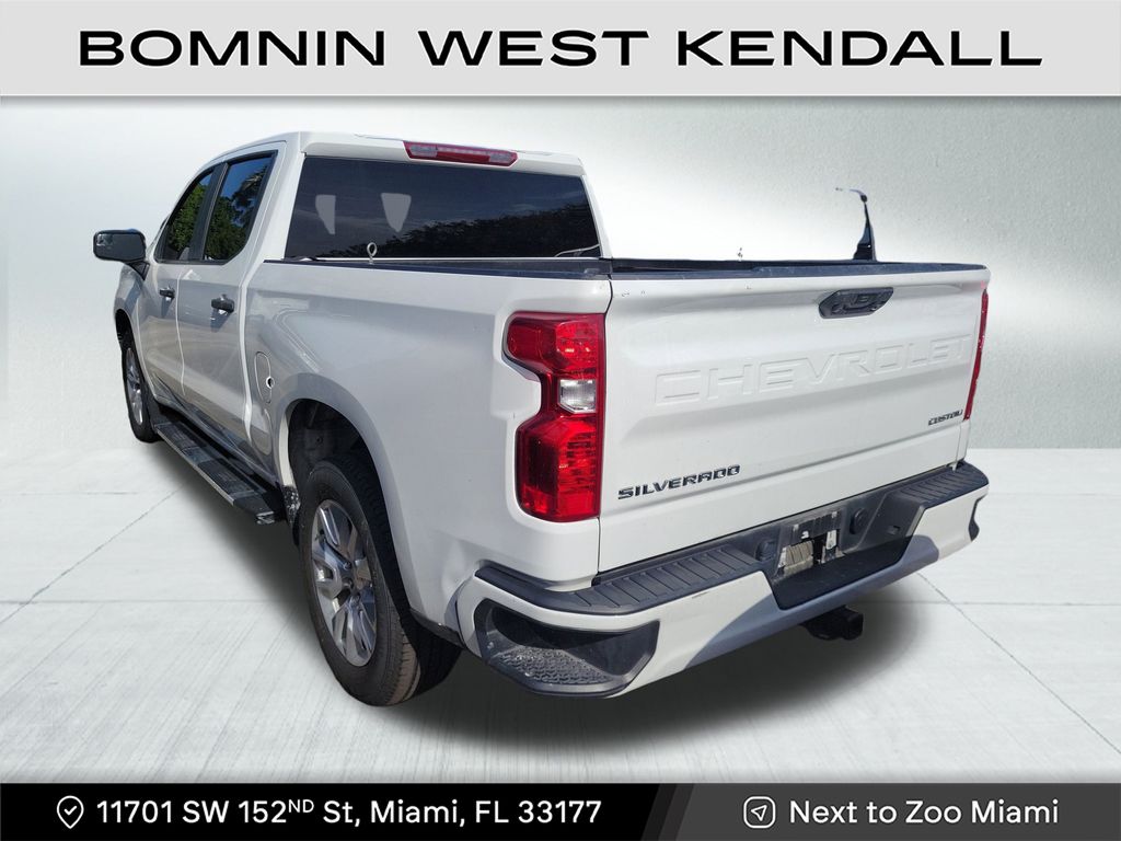 2023 Chevrolet Silverado 1500 Custom photo 2