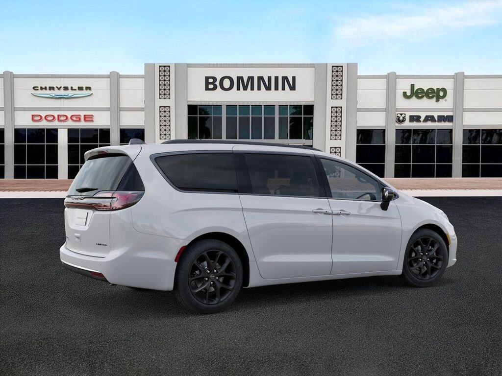 New 2026 Chrysler Pacifica Limited Passenger Van