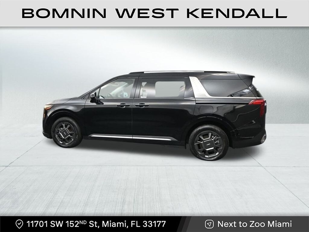 Used 2025 Kia Carnival Hybrid SX Minivan/Van