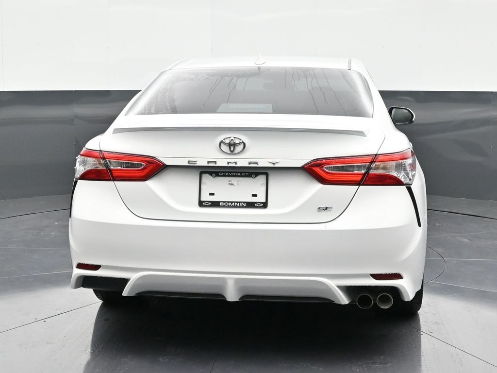 Used 2020 Toyota Camry SE Sedan