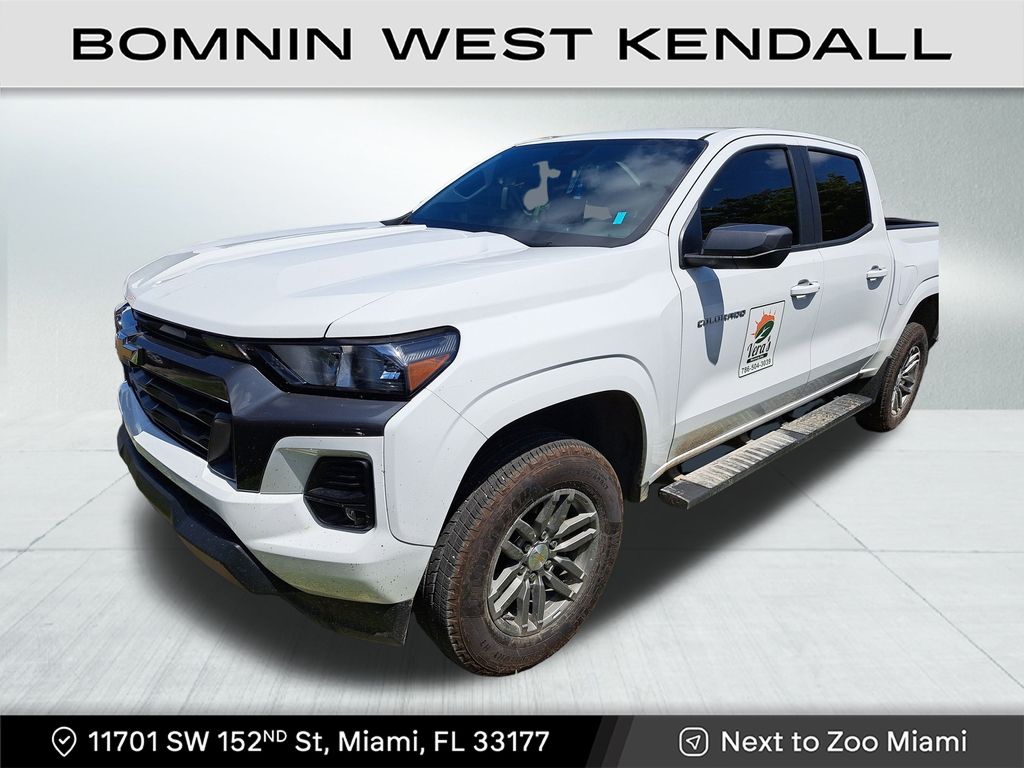 2024 Chevrolet Colorado LT photo 2