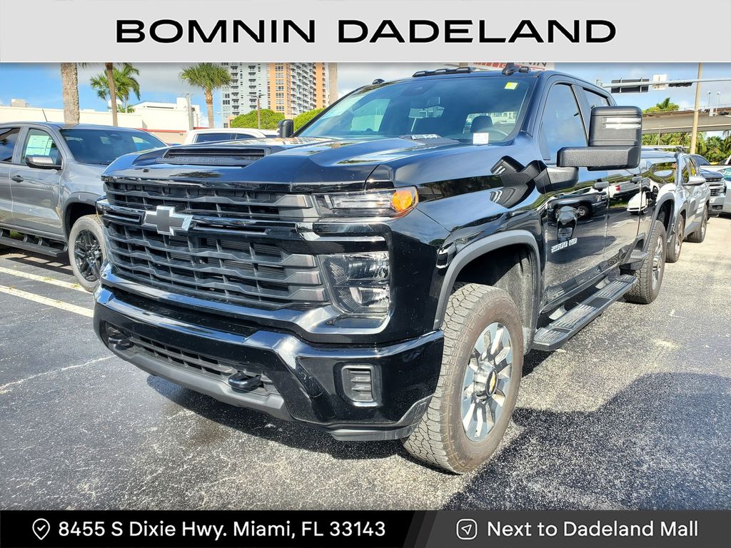 2024 Chevrolet Silverado 2500HD Custom photo 2