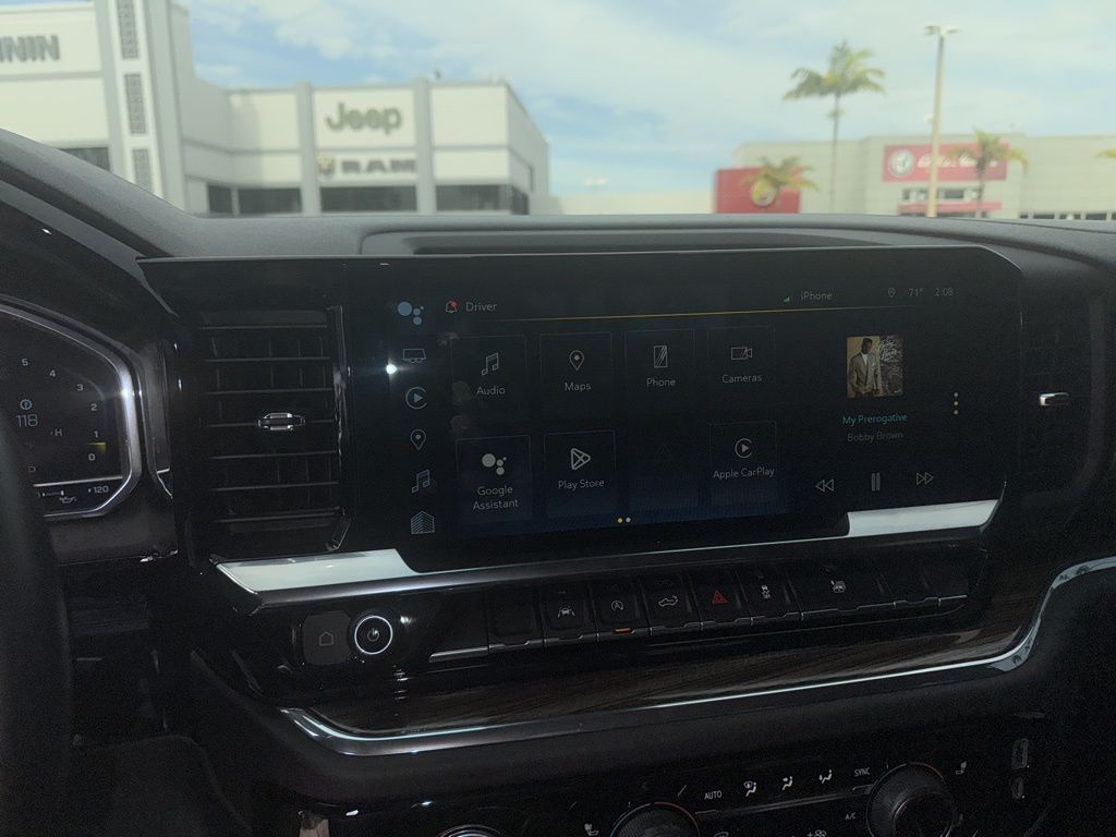 2023 Chevrolet Silverado 1500 RST photo 4