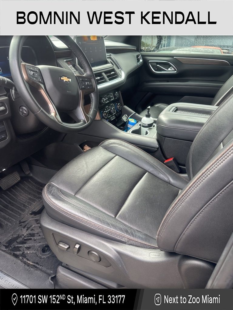 2023 Chevrolet Suburban High Country photo 3