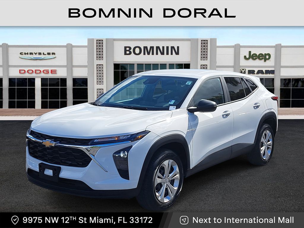 2024 Chevrolet Trax LS's photo