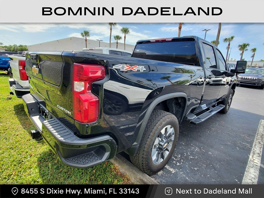 2024 Chevrolet Silverado 2500HD Custom photo 4