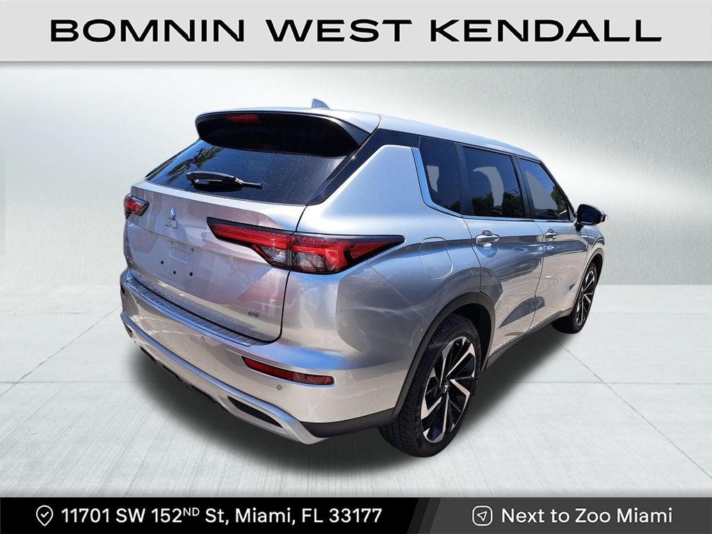 2022 Mitsubishi Outlander SE photo 4